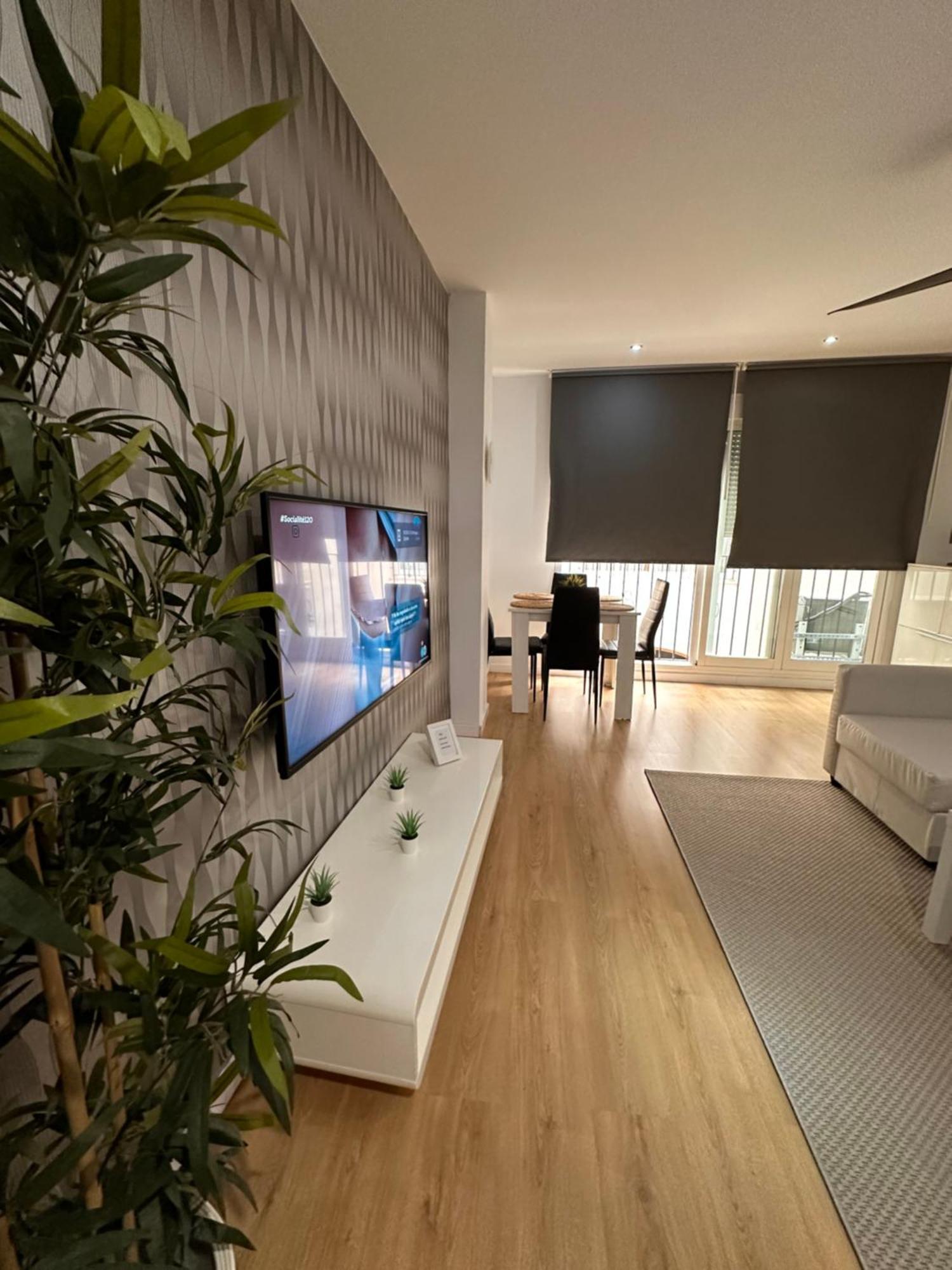 Carreteria Deluxe Apartment Malaga Bagian luar foto