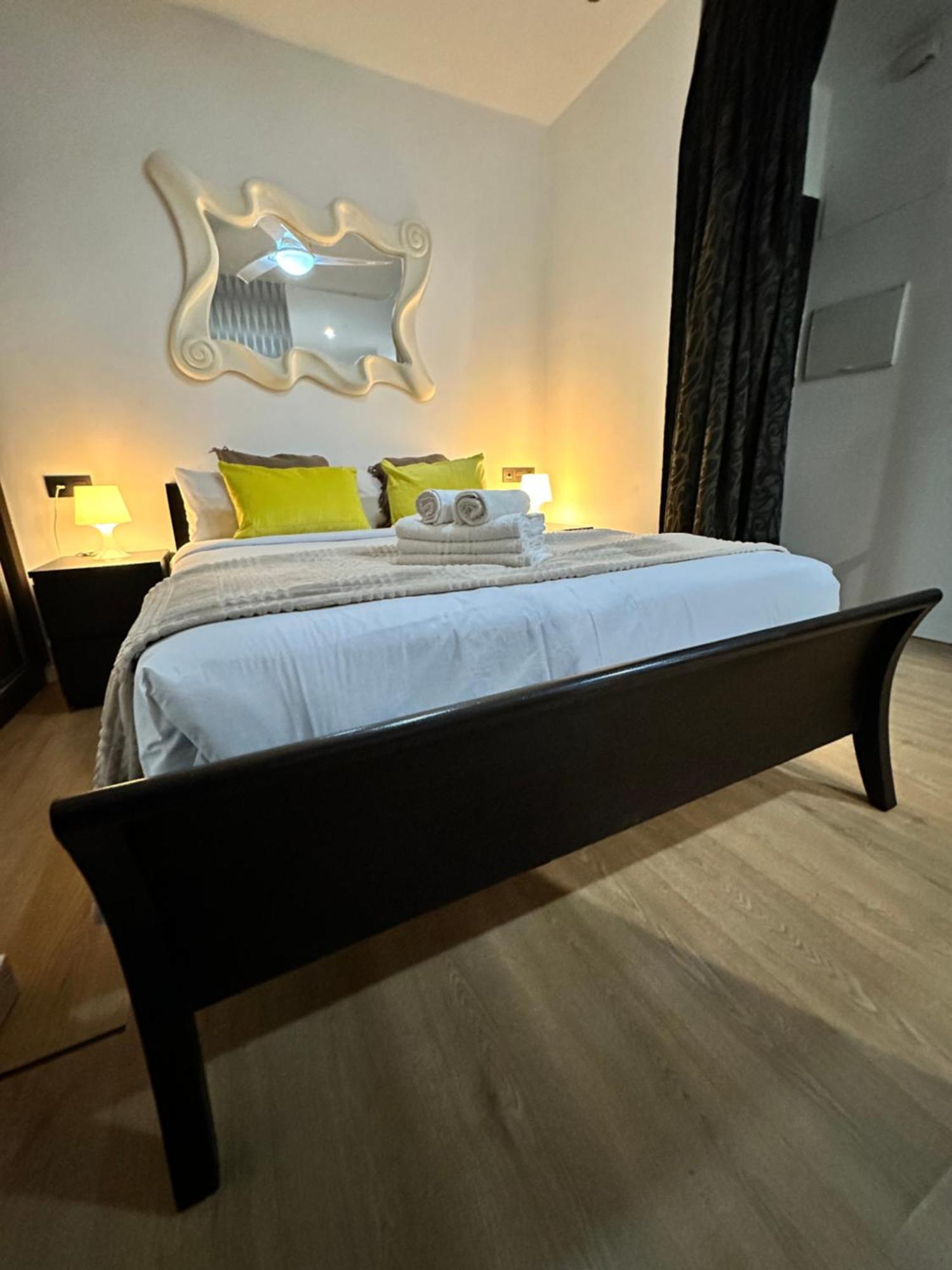 Carreteria Deluxe Apartment Malaga Bagian luar foto