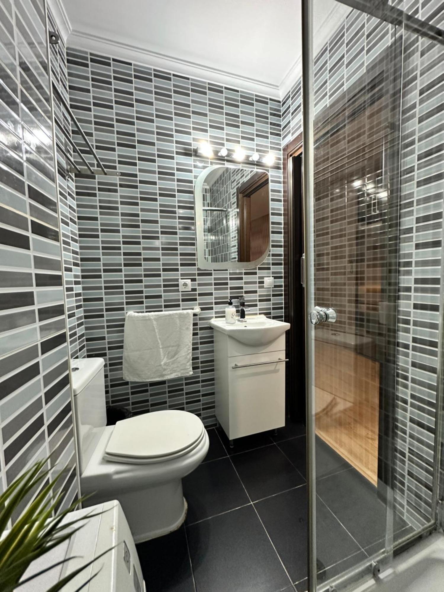 Carreteria Deluxe Apartment Malaga Bagian luar foto